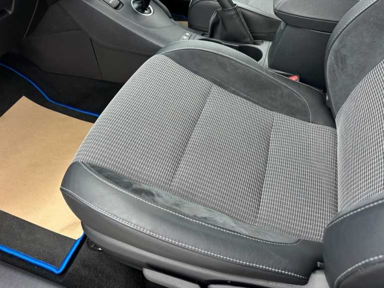 1.8 VVT-h Excel Hatchback 5dr Petrol Hybrid CVT Eu