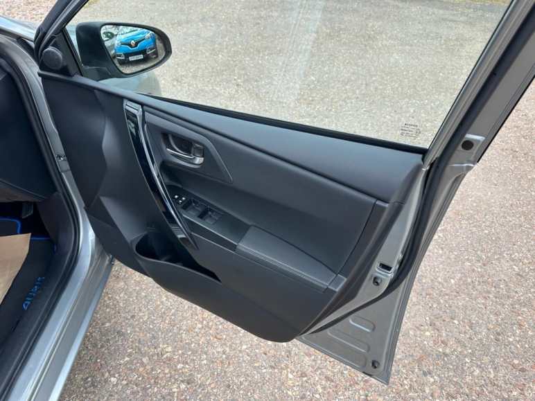 1.8 VVT-h Excel Hatchback 5dr Petrol Hybrid CVT Eu