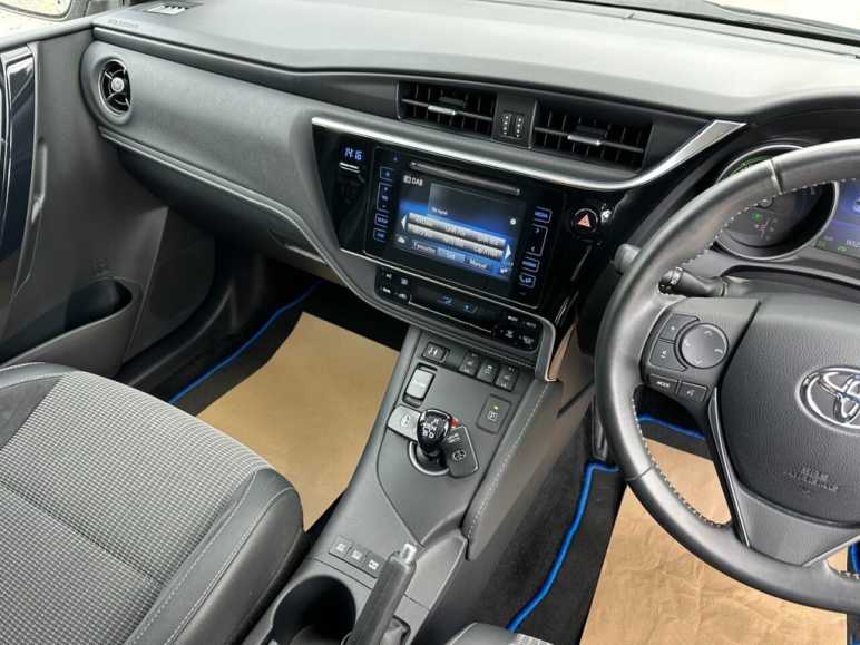 1.8 VVT-h Excel Hatchback 5dr Petrol Hybrid CVT Eu