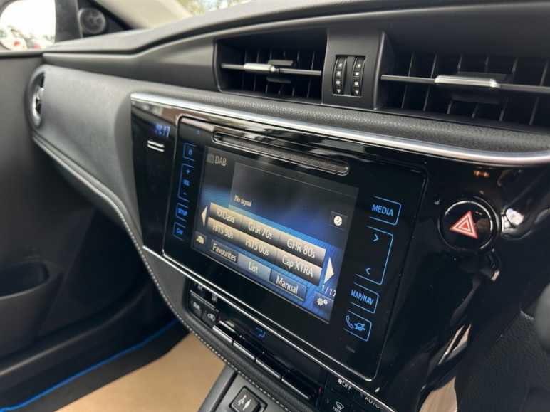 1.8 VVT-h Excel Hatchback 5dr Petrol Hybrid CVT Eu