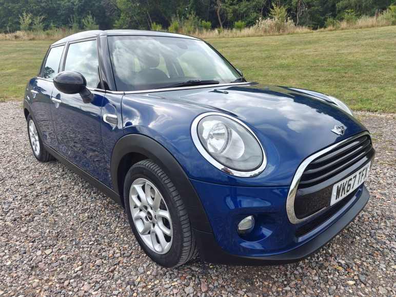 MINI HATCHBACK