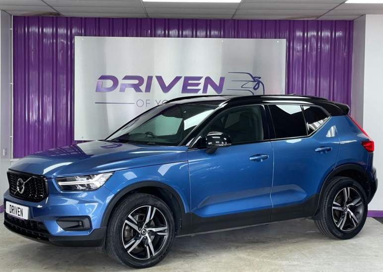 VOLVO XC40