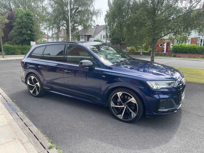 AUDI Q7