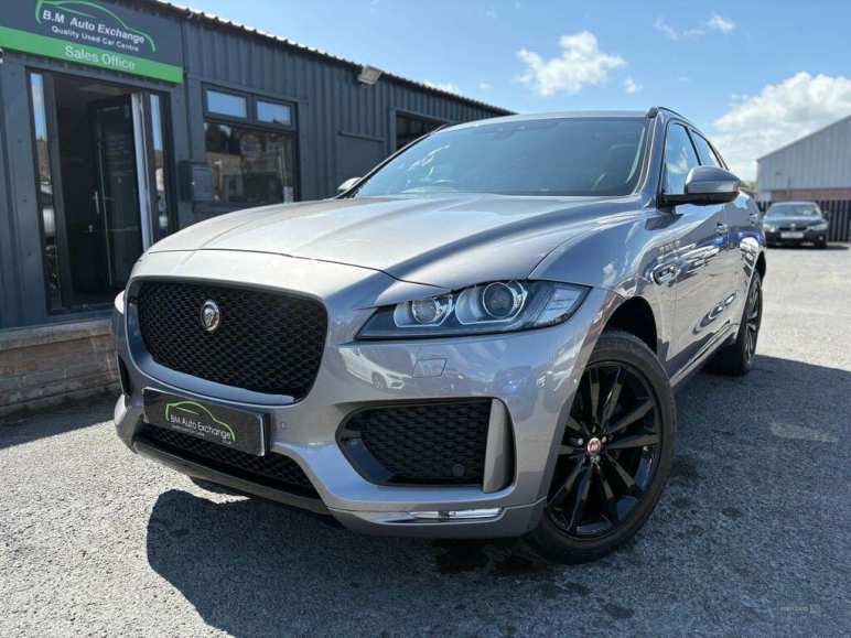 JAGUAR F-PACE