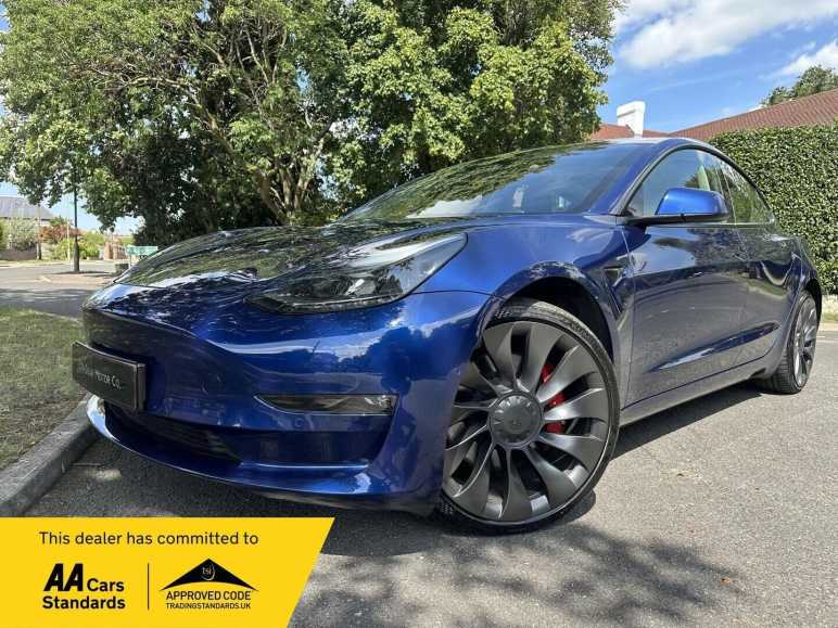 TESLA MODEL 3