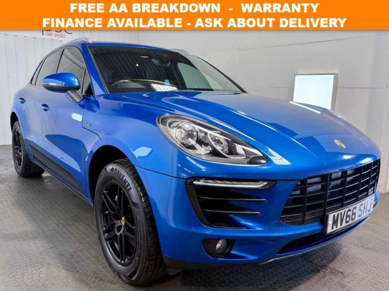 PORSCHE MACAN