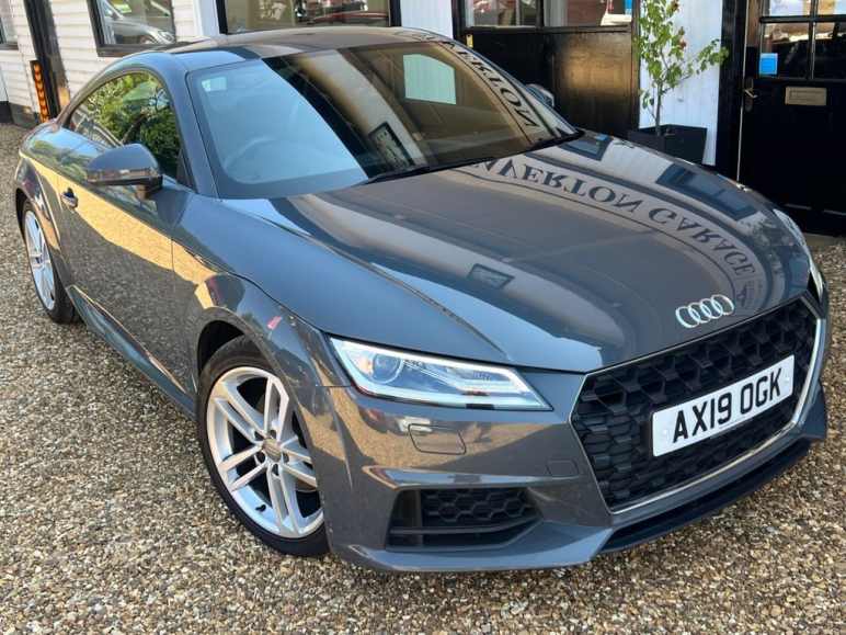 AUDI TT