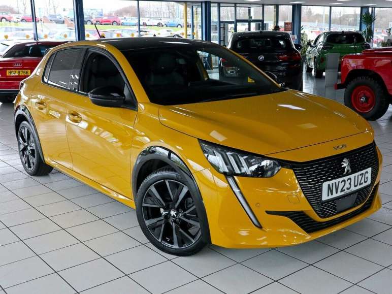 PEUGEOT 208