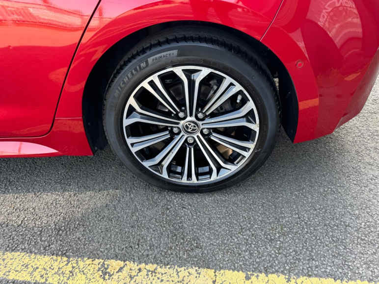 2.0 VVT-h Design Hatchback 5dr Petrol Hybrid CVT Euro 6 (s/s) (184 ps)