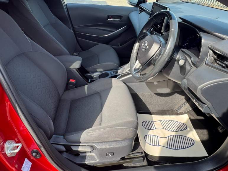 2.0 VVT-h Design Hatchback 5dr Petrol Hybrid CVT Euro 6 (s/s) (184 ps)