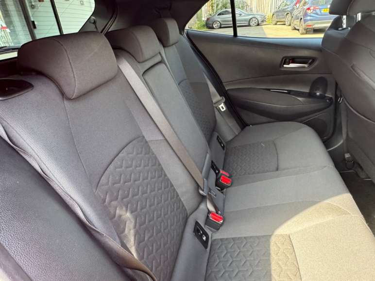 2.0 VVT-h Design Hatchback 5dr Petrol Hybrid CVT Euro 6 (s/s) (184 ps)