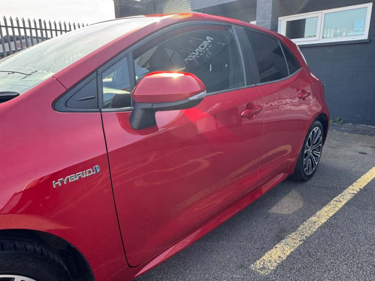 2.0 VVT-h Design Hatchback 5dr Petrol Hybrid CVT Euro 6 (s/s) (184 ps)