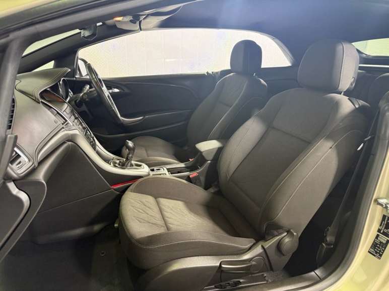 1.4T SE Convertible 2dr Petrol Manual Euro 5 (s/s)