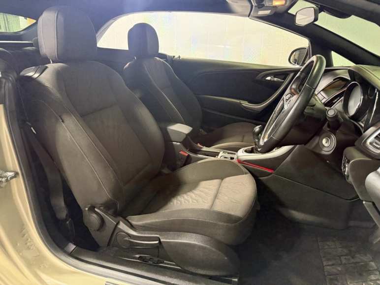 1.4T SE Convertible 2dr Petrol Manual Euro 5 (s/s)