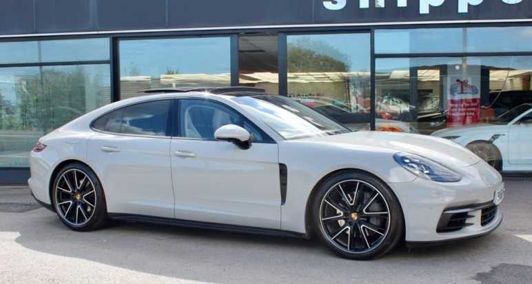 PORSCHE PANAMERA