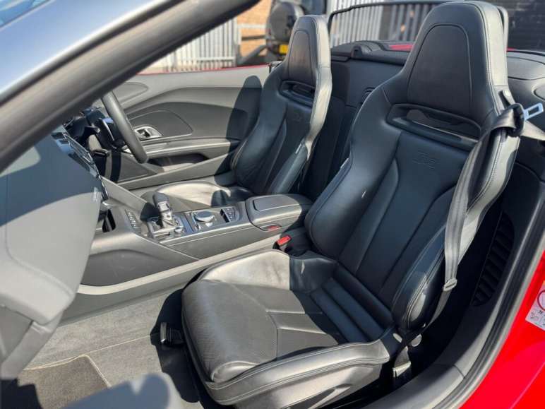 5.2 FSI V10 Performance Spyder S Tronic quattro Eu