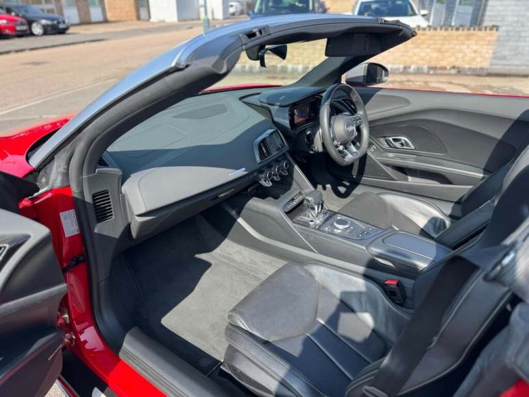 5.2 FSI V10 Performance Spyder S Tronic quattro Eu