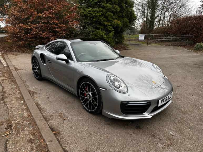 PORSCHE 911