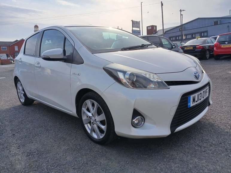 TOYOTA YARIS
