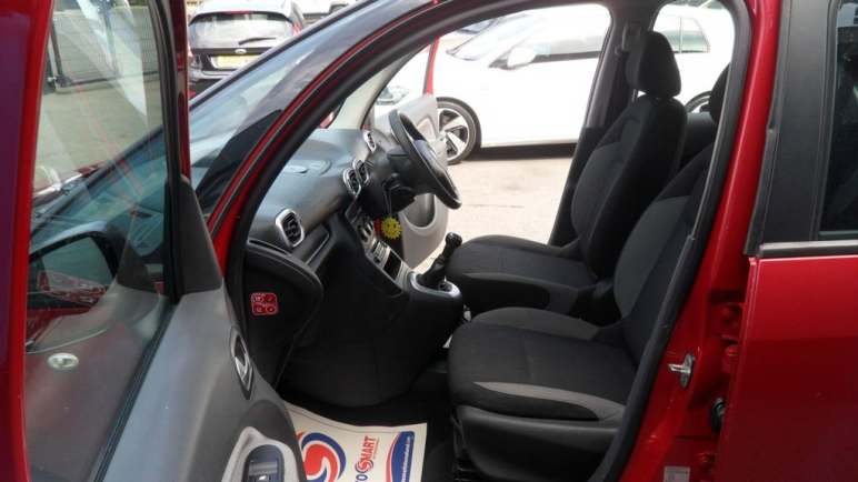 1.6 HDi VTR+ MPV 5dr Diesel Manual Euro 5 (90 ps),
