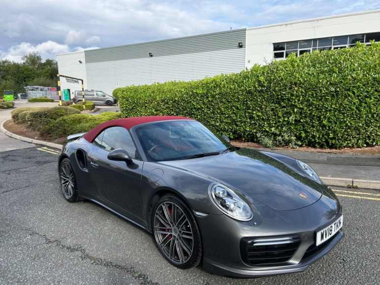 PORSCHE 911
