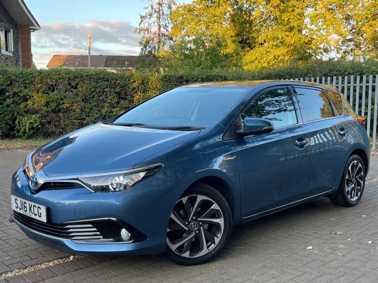 TOYOTA AURIS