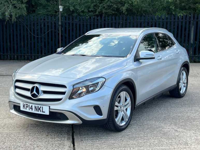 MERCEDES-BENZ GLA