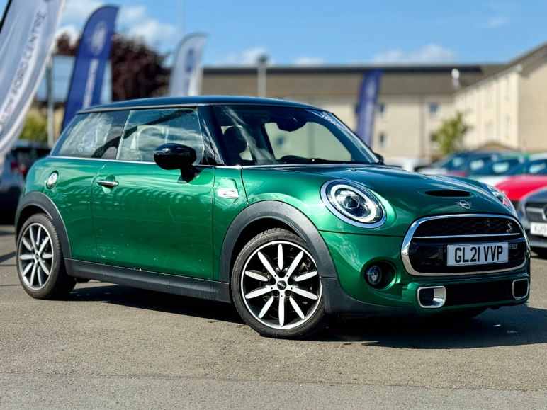 MINI HATCHBACK