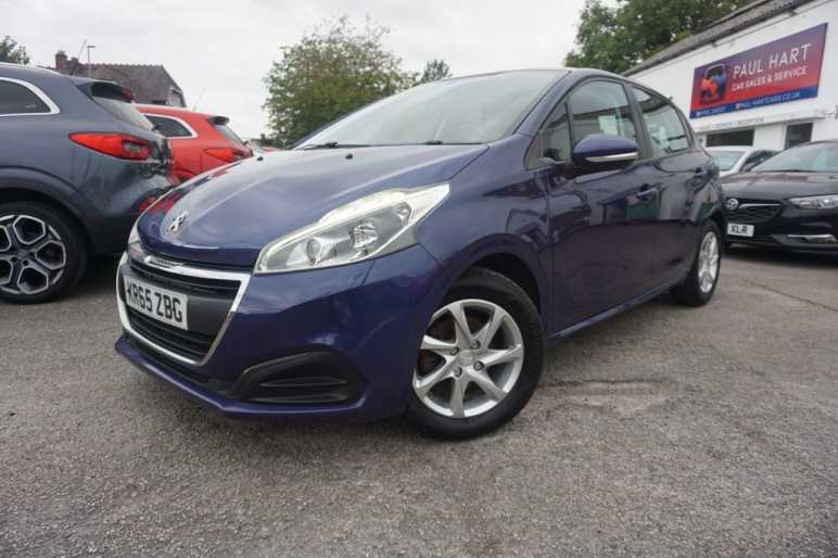 PEUGEOT 208