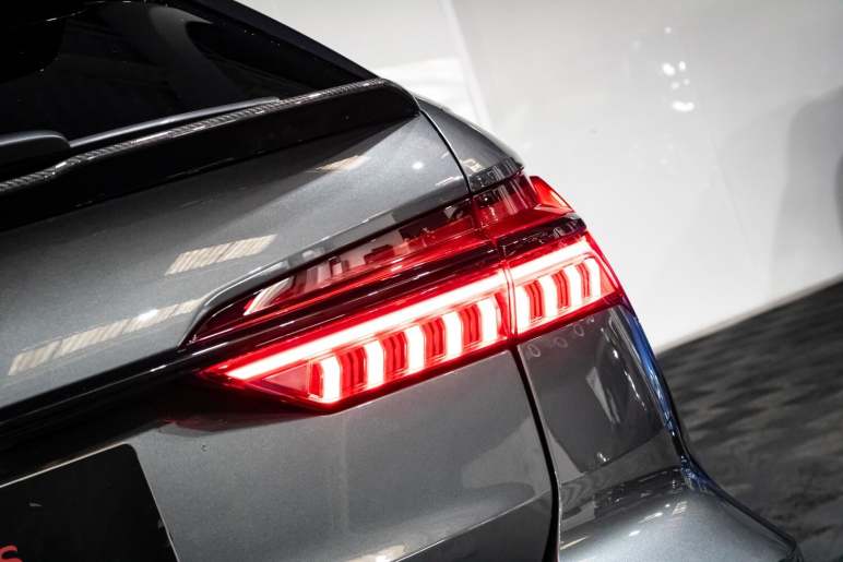 4.0 TFSI V8 Performance Carbon Vorsprung