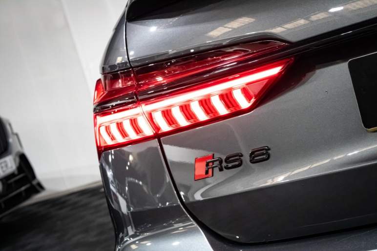4.0 TFSI V8 Performance Carbon Vorsprung