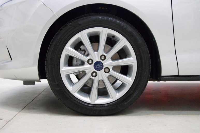 1.6 Titanium Navigator Powershift Euro 6 5dr