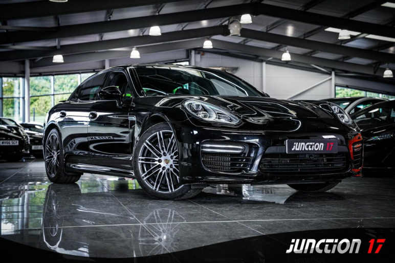 PORSCHE PANAMERA