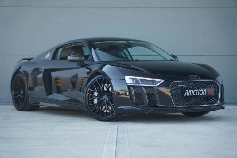 AUDI R8