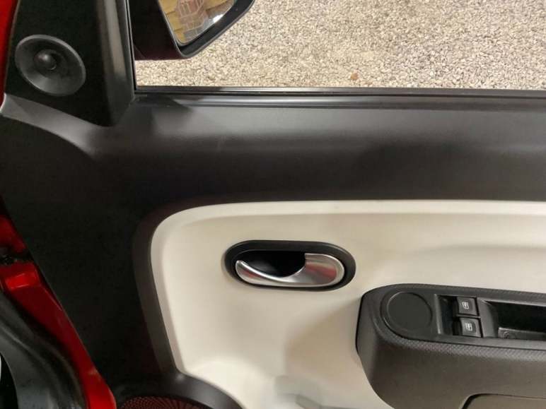 1.0 SCe Play Hatchback 5dr Petrol Manual Euro 6 (70 ps)