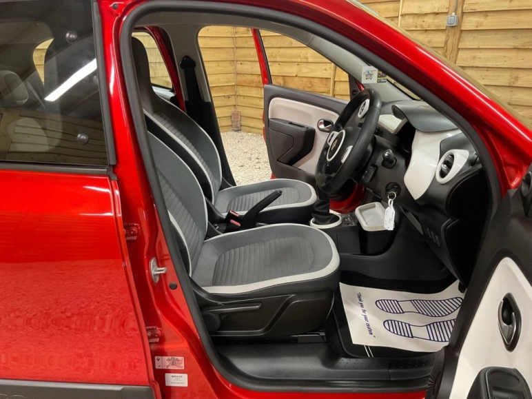 1.0 SCe Play Hatchback 5dr Petrol Manual Euro 6 (70 ps)
