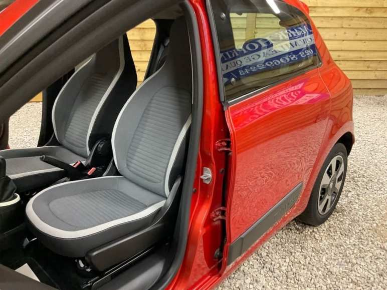 1.0 SCe Play Hatchback 5dr Petrol Manual Euro 6 (70 ps)
