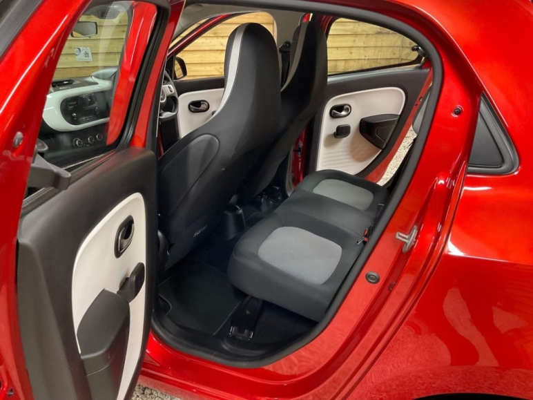 1.0 SCe Play Hatchback 5dr Petrol Manual Euro 6 (70 ps)
