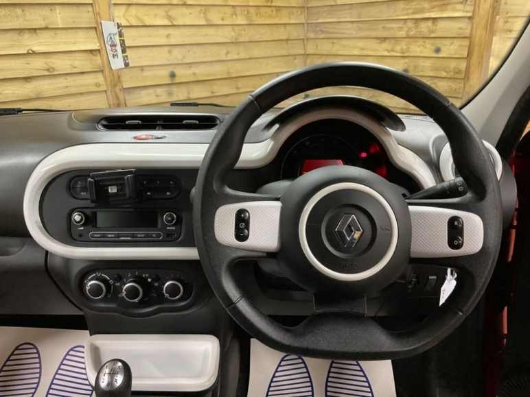 1.0 SCe Play Hatchback 5dr Petrol Manual Euro 6 (70 ps)