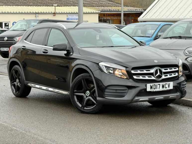 MERCEDES-BENZ GLA