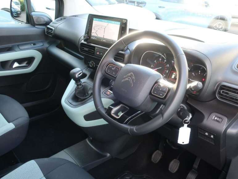 1.2 PureTech Flair M MPV Euro 6 (s/s) 5dr 1.2 Pure