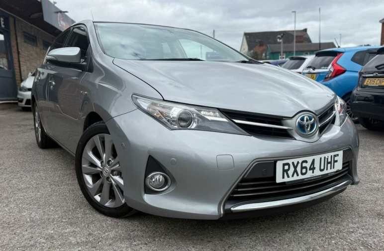 TOYOTA AURIS