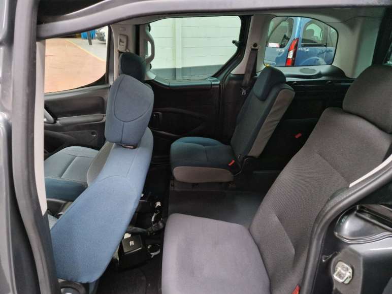 1.6 BlueHDi 100 Feel 5dr