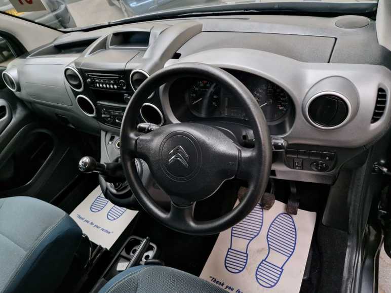 1.6 BlueHDi 100 Feel 5dr