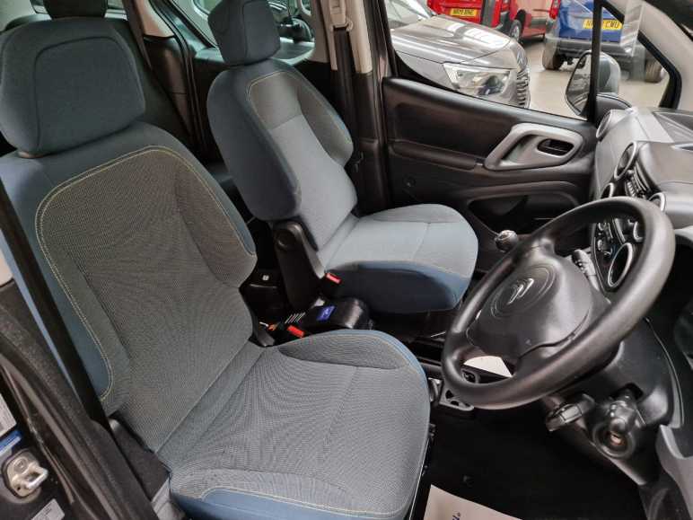 1.6 BlueHDi 100 Feel 5dr