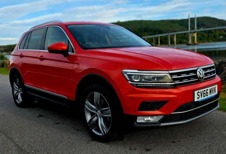 VOLKSWAGEN TIGUAN