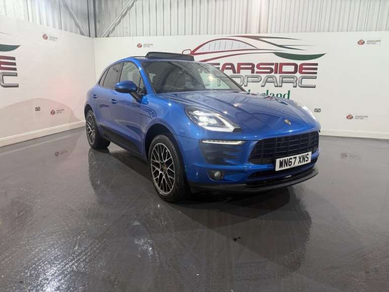 PORSCHE MACAN