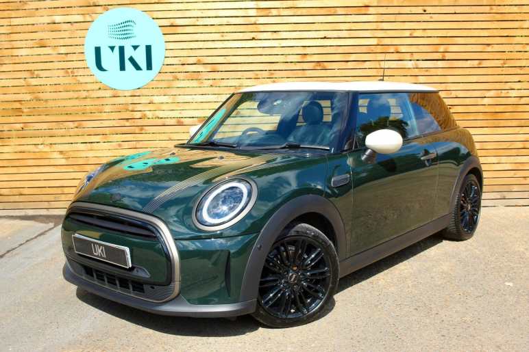 MINI HATCHBACK