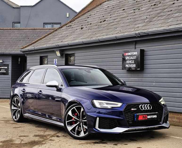 AUDI RS4