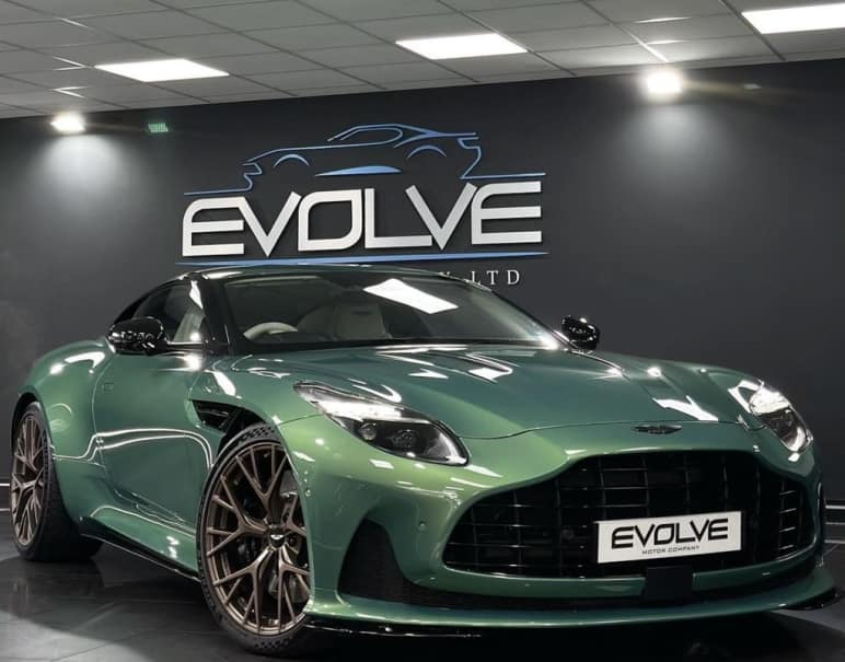 Aston Martin Db12